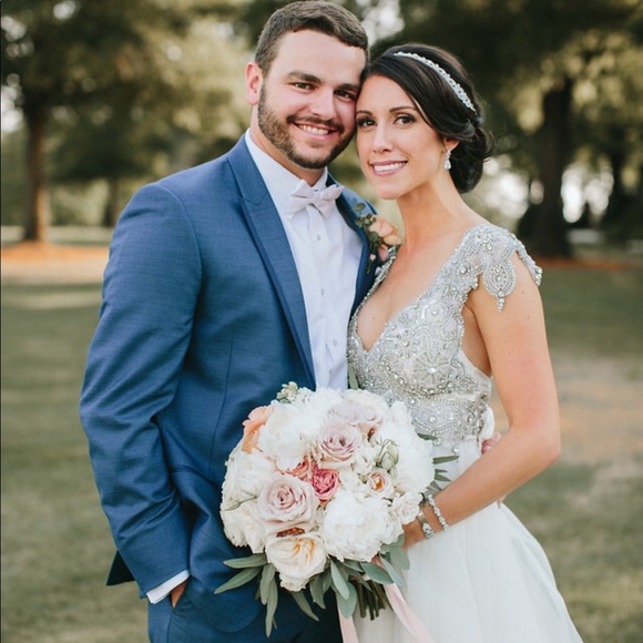 Meet your Posher, Nicole - Picture 2 of 4